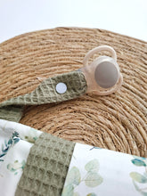 Lade das Bild in den Galerie-Viewer, WINDELTASCHE "Eukalyptus" mit Wickeldecke & Wunschnamen