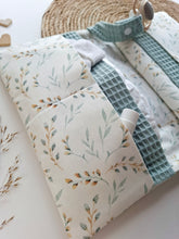 Lade das Bild in den Galerie-Viewer, WINDELTASCHE "Weidenkätzchen" mit Wickeldecke & Wunschnamen