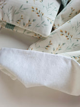 Lade das Bild in den Galerie-Viewer, WINDELTASCHE "Weidenkätzchen" mit Wickeldecke & Wunschnamen