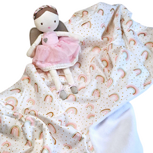 Lade das Bild in den Galerie-Viewer, BABY KUSCHELDECKE mit Plüsch "Regenbogen"