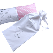 Lade das Bild in den Galerie-Viewer, GEBURTSKISSEN mit Echtmaßen und Gewicht „Herzen“ & Glitzerschrift