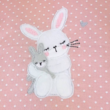 Lade das Bild in den Galerie-Viewer, WÄRMEKISSEN "Häschen" personalisierbar