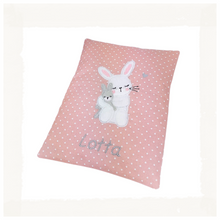 Lade das Bild in den Galerie-Viewer, WÄRMEKISSEN "Häschen" personalisierbar