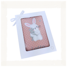 Lade das Bild in den Galerie-Viewer, WÄRMEKISSEN "Häschen" personalisierbar mit Geschenkbox
