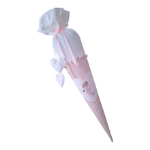 Lade das Bild in den Galerie-Viewer, SCHULTÜTE "kleine Elfe" personalisiert m. Namen bestickt aus Stoff weiß/rosa - 70 cm mit Papprohling