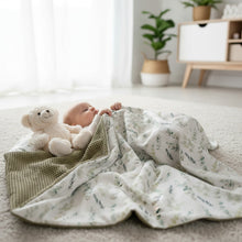 Lade das Bild in den Galerie-Viewer, BABYDECKE mit Waffelpique "Eukalyptus"