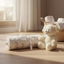 Lade das Bild in den Galerie-Viewer, BABY KUSCHELDECKE mit Plüsch "Regenbogen"