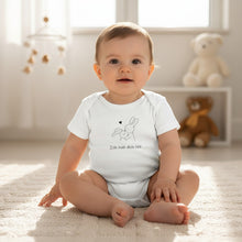 Lade das Bild in den Galerie-Viewer, BABYBODY kurzarm weiß "Ich hab dich lieb" in Geschenkbox