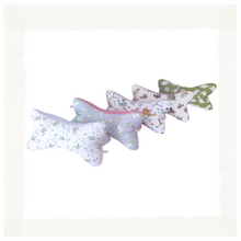 Lade das Bild in den Galerie-Viewer, LESE-UND ENTSPANNUNGSKNOCHEN für Kinder - personalisierbar