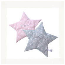 Lade das Bild in den Galerie-Viewer, WÄRMEKISSEN "Stern" mit Wunschname - Farbwahl