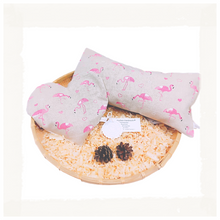 Lade das Bild in den Galerie-Viewer, GESCHENKSET "Flamingo" Zirbenkissen & Wärmekissen