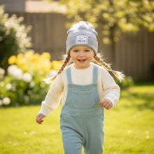 Lade das Bild in den Galerie-Viewer, HIPSTER BEANIE MÜTZE "kleine Hexe" aus Rippjersey für Babys und Kleinkinder mit Kunstlederpatch