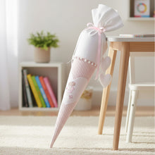 Lade das Bild in den Galerie-Viewer, SCHULTÜTE "kleine Elfe" personalisiert m. Namen bestickt aus Stoff weiß/rosa - 70 cm mit Papprohling