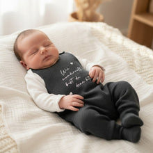 Lade das Bild in den Galerie-Viewer, STRAMPLER "Wundervoll" Glitzerschrift dunkelgrau meliert