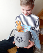 Lade das Bild in den Galerie-Viewer, GROßER HASENKORB / FILZKORB mit Namen in rosa oder hellblau