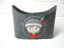 Lade das Bild in den Galerie-Viewer, 2er Set Filzkorb / Utensilio "Indianer" - Personalisierbar