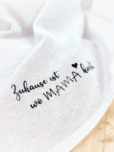Lade das Bild in den Galerie-Viewer, GESCHIRRTUCH "Zuhause ist..." Baumwolle/Leinen - personalisierbar