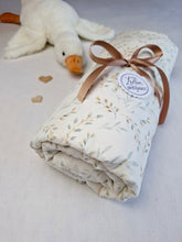 Lade das Bild in den Galerie-Viewer, BABY KUSCHELDECKE mit Plüsch &quot;Weidenkätzchen&quot;
