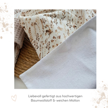 Lade das Bild in den Galerie-Viewer, WINDELTASCHE &quot;Gräser&quot; beige mit Wickeldecke &amp; Wunschnamen
