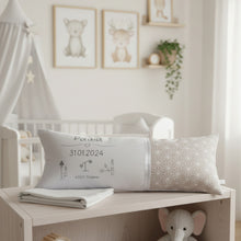 Lade das Bild in den Galerie-Viewer, GEBURTSKISSEN mit Echtmaßen und Gewicht „Grafik“  &amp; Glitzerschrift – Farbwahl
