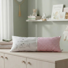 Lade das Bild in den Galerie-Viewer, GEBURTSKISSEN mit Echtmaßen und Gewicht „Herzen“  &amp; Glitzerschrift
