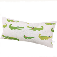 Lade das Bild in den Galerie-Viewer, GESCHENKSET für Kinder "Krokodil" Zirbenkissen &amp; Wärmekissen
