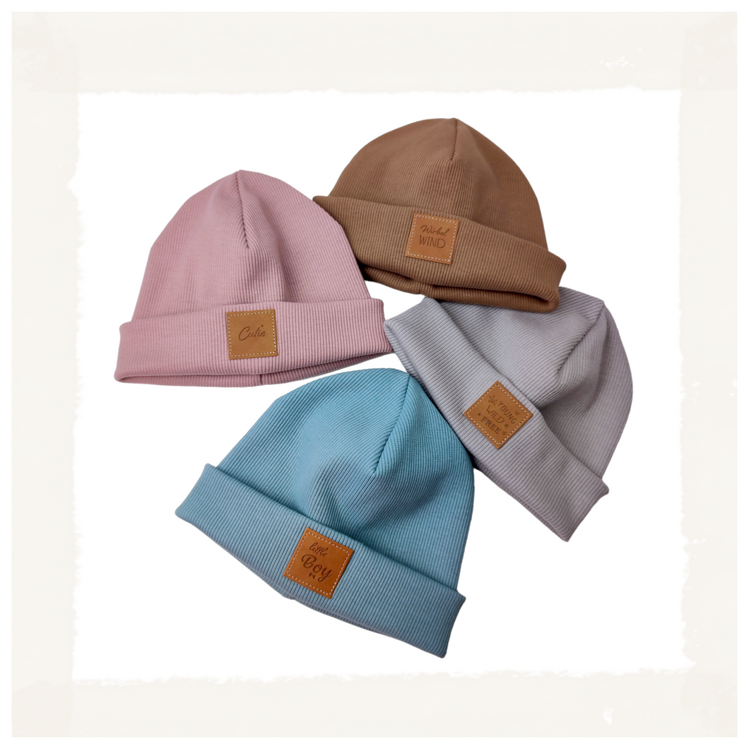 Hipster Beanie Mütze für Babys mit Patch