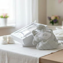 Lade das Bild in den Galerie-Viewer, WÄRMEKISSEN "Schutzengel" mit Wunschname in Geschenkbox - Farbwahl
