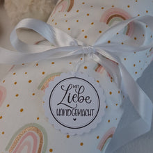 Laden und Abspielen von Videos im Galerie-Viewer, BABYDECKE mit Waffelpique "Regenbogen"
