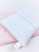 Lade das Bild in den Galerie-Viewer, WÄRMEKISSEN &quot;Dreiecke&quot; mit Farb- &amp; Größenwahl
