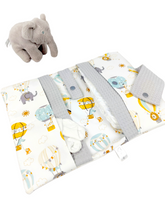 Lade das Bild in den Galerie-Viewer, WINDELTASCHE &quot;Tiere&quot; mit Wunschnamen
